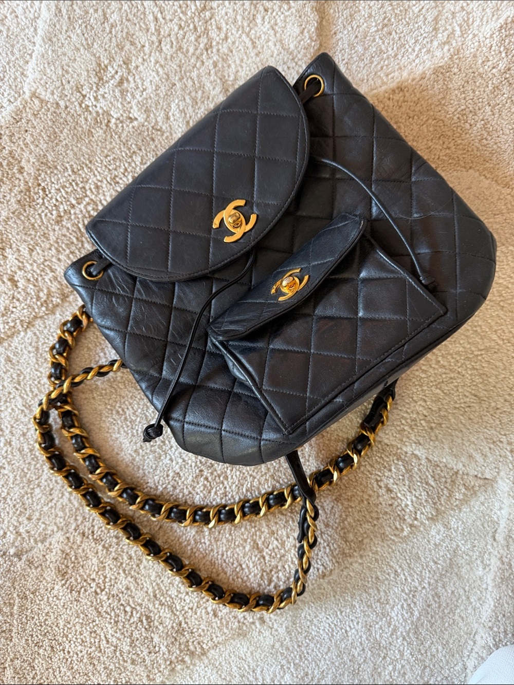 CHANEL Black Quilted Leather Shoulder Bag with Gold Chain